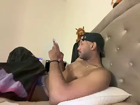 Snapshot of esteraulxxx chatting on October 5, 2025, 4:53 pm esteraulxxx online show from October 5, 2025, 4:53 pm