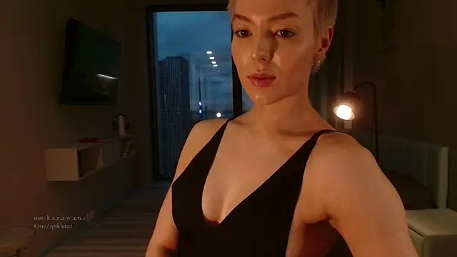 spiklencii online show from September 25, 2025, 3:18 pm