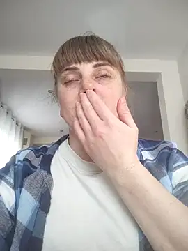 Snapshot of CoddessCrystal chatting on March 5, 2026, 8:33 am CoddessCrystal online show from March 5, 2026, 8:33 am