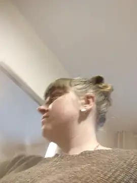 Snapshot of CoddessCrystal chatting on February 20, 2026, 6:26 am CoddessCrystal online show from February 20, 2026, 6:26 am