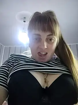 Snapshot of CoddessCrystal chatting on December 1, 2025, 8:48 am CoddessCrystal online show from December 1, 2025, 8:48 am