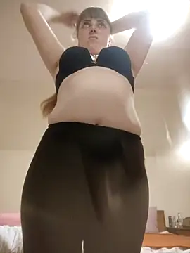 Snapshot of CoddessCrystal chatting on February 25, 2026, 6:35 am CoddessCrystal online show from February 25, 2026, 6:35 am