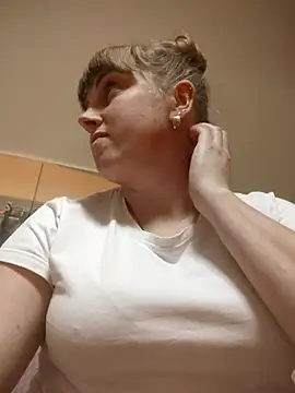 Snapshot of CoddessCrystal chatting on February 6, 2026, 6:59 pm CoddessCrystal online show from February 6, 2026, 6:59 pm