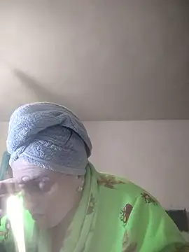 Snapshot of CoddessCrystal chatting on January 10, 2026, 8:37 pm CoddessCrystal online show from January 10, 2026, 8:37 pm