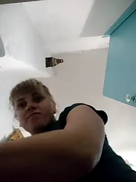 Snapshot of CoddessCrystal chatting on November 6, 2025, 1:37 pm CoddessCrystal online show from November 6, 2025, 1:37 pm