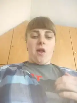 Snapshot of CoddessCrystal chatting on March 3, 2026, 8:32 am CoddessCrystal online show from March 3, 2026, 8:32 am