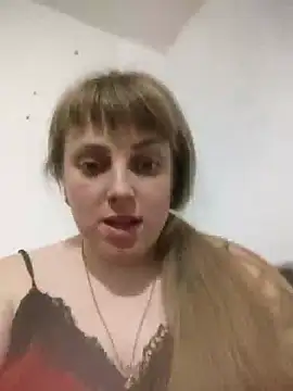 Snapshot of CoddessCrystal chatting on January 5, 2026, 6:11 pm CoddessCrystal online show from January 5, 2026, 6:11 pm