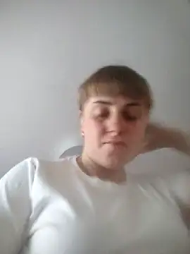 Snapshot of CoddessCrystal chatting on March 4, 2026, 6:43 am CoddessCrystal online show from March 4, 2026, 6:43 am