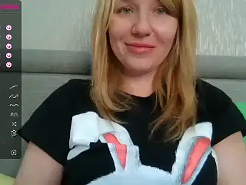 urbadkitty online show from February 20, 2025, 7:23 am