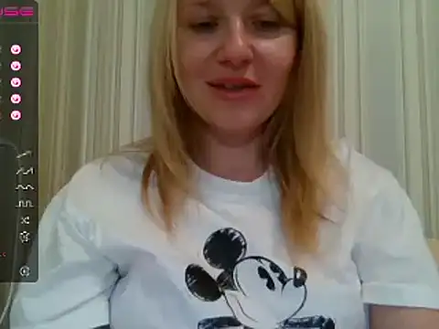 urbadkitty online show from February 21, 2025, 11:55 am