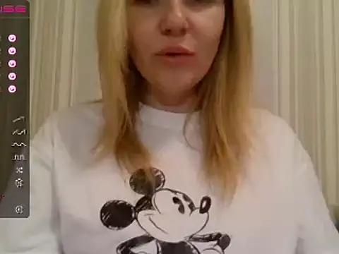 urbadkitty online show from February 23, 2025, 11:44 am