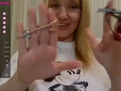 urbadkitty online show from February 21, 2025, 2:59 pm