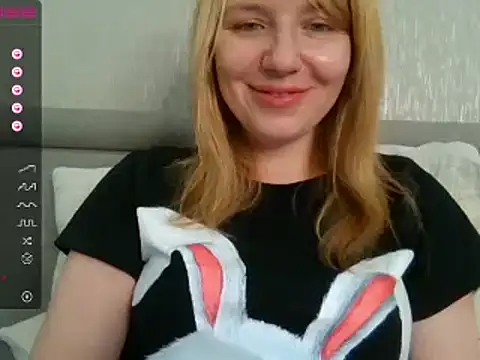 urbadkitty online show from March 4, 2025, 7:08 am