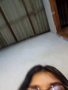 ariannazinha online show from December 13, 2025, 8:04 pm