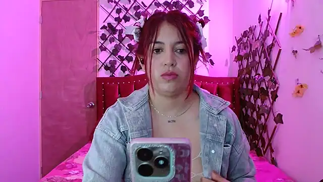 Snapshot of Melani_cute02 chatting on December 4, 2025, 9:14 pm Melani cute02 online show from December 4, 2025, 9:14 pm