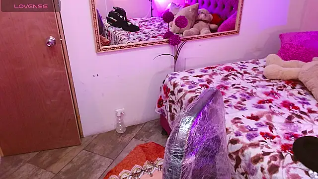 Snapshot of Melani_cute02 chatting on July 31, 2026, 9:12 pm Melani cute02 online show from July 31, 2026, 9:12 pm