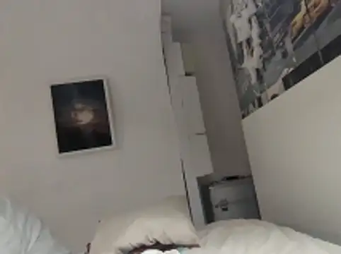 gymyagirlll online show from April 12, 2026, 9:07 pm