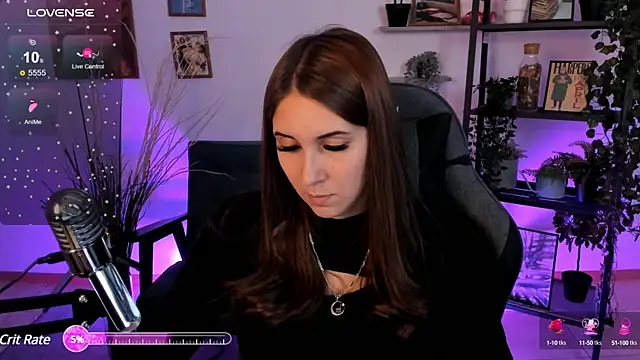 NellieMccaffrey online show from December 30, 2024, 4:53 am