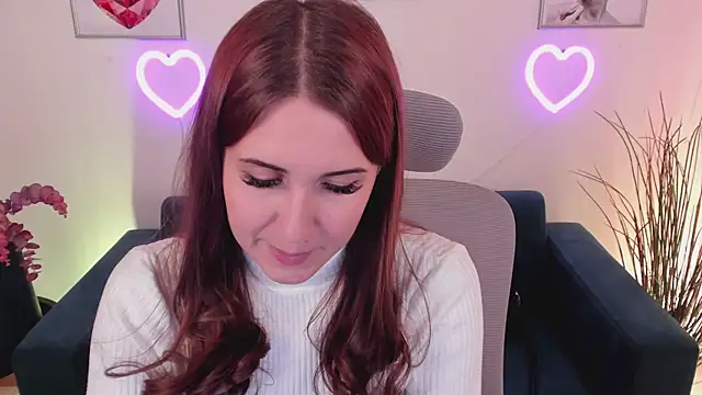 NellieMccaffrey online show from December 9, 2024, 7:29 pm