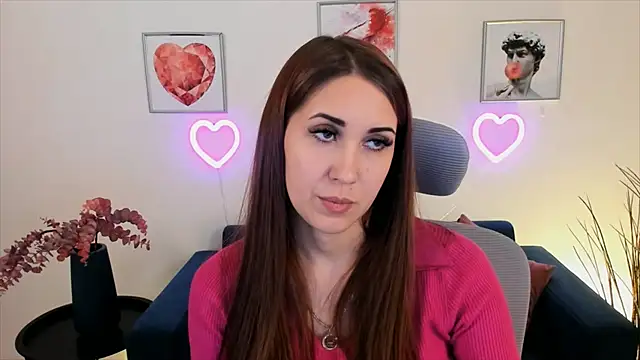 NellieMccaffrey online show from January 22, 2025, 4:23 pm