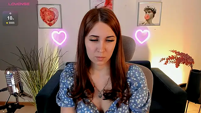 NellieMccaffrey online show from December 3, 2024, 7:50 pm