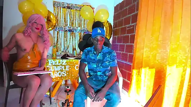 Snapshot of blackWhite_hot chatting on November 21, 2025, 8:30 pm blackWhite hot online show from November 21, 2025, 8:30 pm