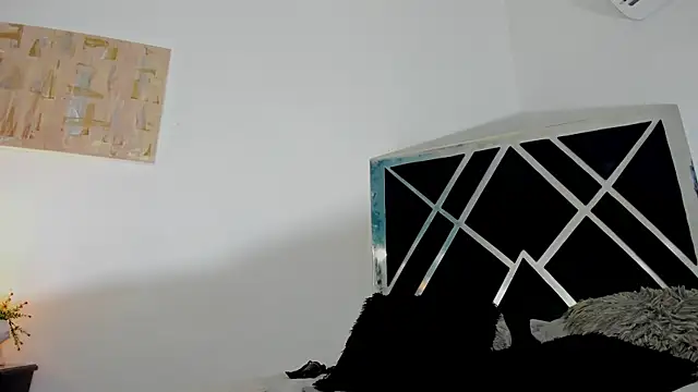 anahidolls online show from February 17, 2025, 8:16 pm