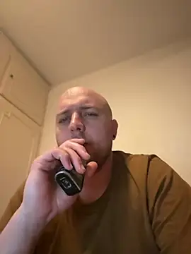 QueueFrenchie online show from February 21, 2026, 8:11 pm