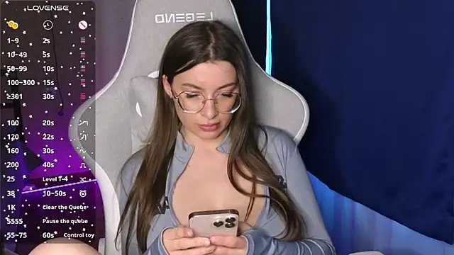 Snapshot of EuphoriaHaily chatting on March 21, 2025, 3:46 pm EuphoriaHaily online show from March 21, 2025, 3:46 pm