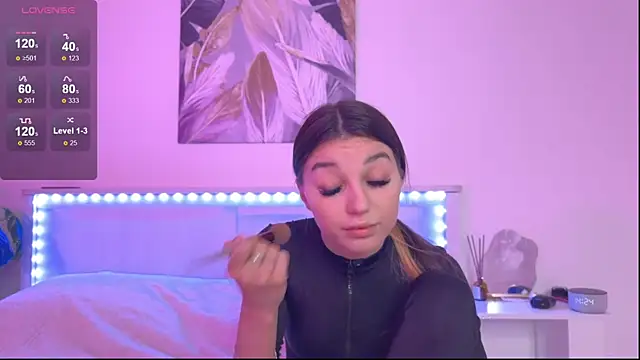 Snapshot of Veronica_leal chatting on November 3, 2025, 11:25 am Veronica leal online show from November 3, 2025, 11:25 am