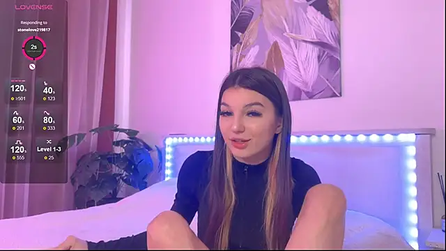 Snapshot of Veronica_leal chatting on November 4, 2025, 11:47 am Veronica leal online show from November 4, 2025, 11:47 am