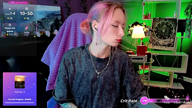  HelenCarter online show from November 1, 2025, 8:36 pm