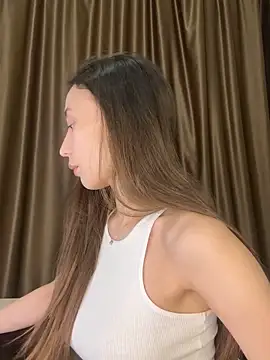 Snapshot of Polli_Kiss chatting on November 6, 2025, 8:24 pm Polli Kiss online show from November 6, 2025, 8:24 pm