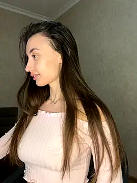 Snapshot of Polli_Kiss chatting on December 16, 2025, 4:22 pm Polli Kiss online show from December 16, 2025, 4:22 pm