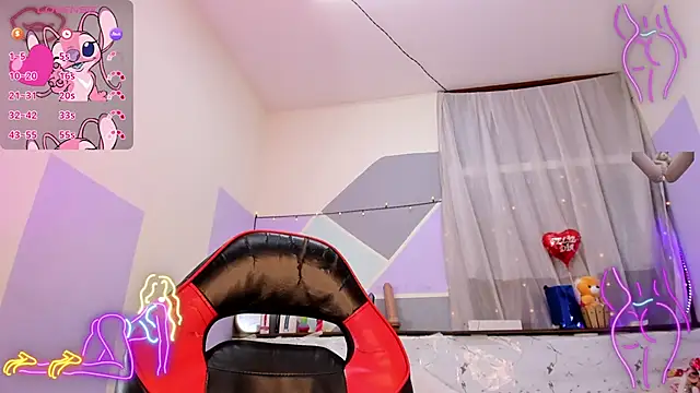 Lina10 online show from October 31, 2025, 9:00 pm