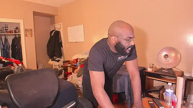 MrChuckDailyXXX online show from February 20, 2026, 10:06 am