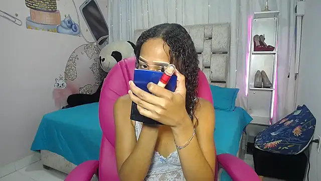 Snapshot of EMMA_SWEETT1 chatting on November 9, 2025, 12:42 pm EMMA SWEETT1 online show from November 9, 2025, 12:42 pm