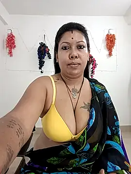 YOUR LOVELY-40 online show from November 6, 2025, 4:27 am