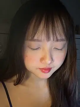 Snapshot of Alice1818 chatting on March 12, 2025, 7:36 pm Alice1818 online show from March 12, 2025, 7:36 pm