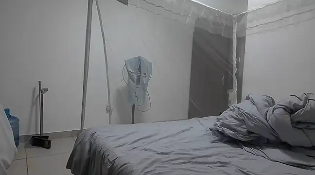 kisstoyousoon2024 online show from March 6, 2025, 5:14 am