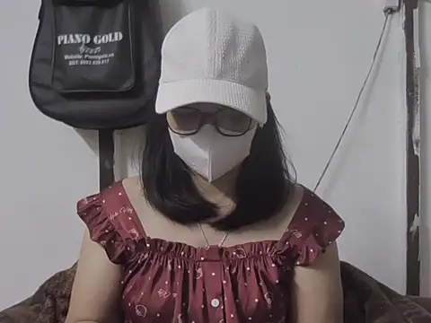 JuliaCiona online show from November 11, 2025, 10:26 pm