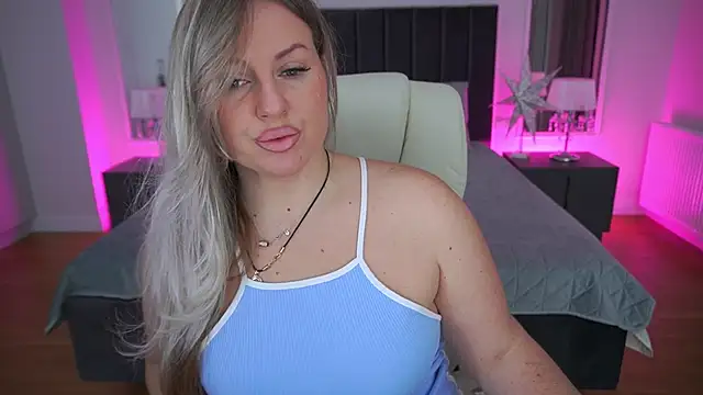 KiraCandyS online show from February 10, 2026, 10:09 pm