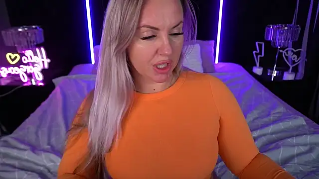 Snapshot of KiraCandyS chatting on September 27, 2025, 10:38 pm KiraCandyS online show from September 27, 2025, 10:38 pm