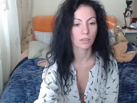 Snapshot of Emmatoo chatting on November 15, 2025, 8:40 am Emmatoo online show from November 15, 2025, 8:40 am