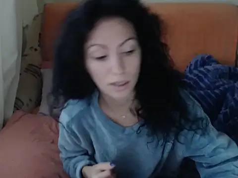 Snapshot of Emmatoo chatting on November 9, 2025, 8:51 am Emmatoo online show from November 9, 2025, 8:51 am