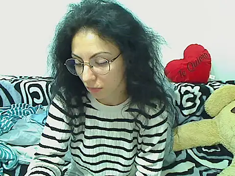 Emmatoo online show from April 15, 2026, 3:01 am