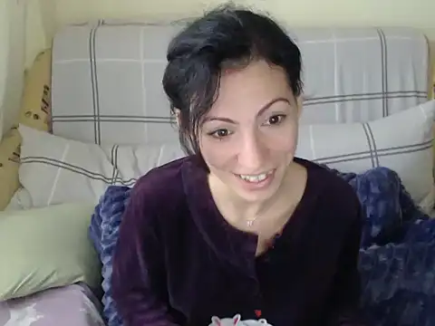 Snapshot of Emmatoo chatting on November 12, 2025, 11:03 am Emmatoo online show from November 12, 2025, 11:03 am