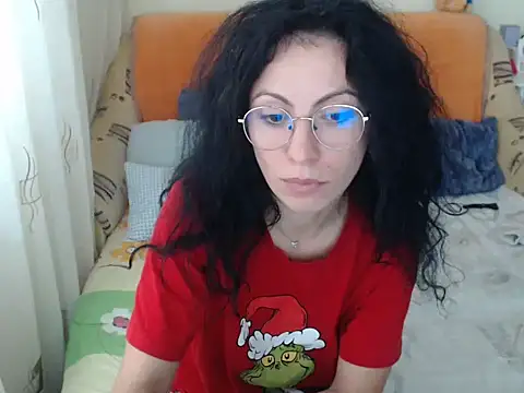 Snapshot of Emmatoo chatting on November 25, 2025, 11:10 am Emmatoo online show from November 25, 2025, 11:10 am