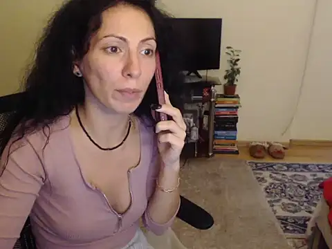 Snapshot of Emmatoo chatting on October 18, 2025, 2:52 pm Emmatoo online show from October 18, 2025, 2:52 pm