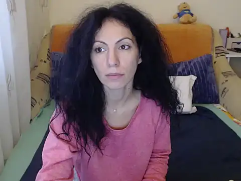 Snapshot of Emmatoo chatting on December 1, 2025, 11:55 am Emmatoo online show from December 1, 2025, 11:55 am